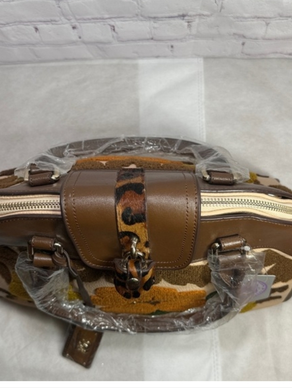 Sharif 1827 Embroidered Floral Leather Trim Decorative Calf Hair Lock w/Dustbag - Picture 8 of 16